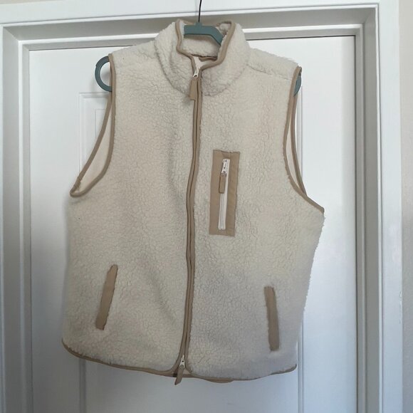 Magaschoni Women’s Sherpa Vest - Picture 1 of 4